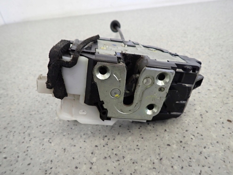 KIA CEED HB 06-12 ZAMEK DRZWI PRZEDNI LEWY KOMBI HATCHBACK 5/6