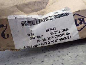 HONDA ACCORD V 95-98 BŁOTNIK PRZEDNI LEWY 11/12 MINIATURA