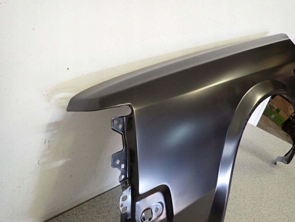 NISSAN CHERRY N12 1982-1986 BŁOTNIK PRZEDNI LEWY 2/11