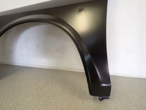 NISSAN CHERRY N12 1982-1986 BŁOTNIK PRZEDNI LEWY 6/11 MINIATURA