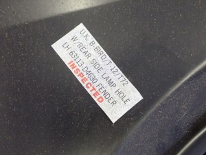 NISSAN BLUEBIRD B12 86-90 BŁOTNIK PRZEDNI LEWY NOWY 12/13 MINIATURA