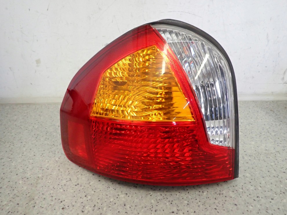 HYUNDAI SANTA FE 00-03 LAMPA TYLNA LEWA 1/6