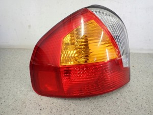 HYUNDAI SANTA FE 00-03 LAMPA TYLNA LEWA 2/6 MINIATURA