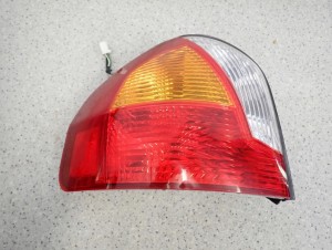 HYUNDAI SANTA FE 00-03 LAMPA TYLNA LEWA 3/6 MINIATURA