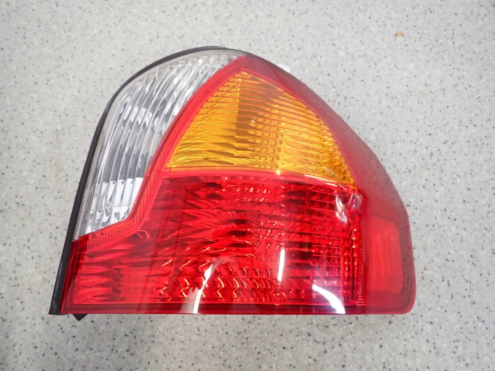 HYUNDAI SANTA FE 00-03 LAMPA TYLNA PRAWA 2/5