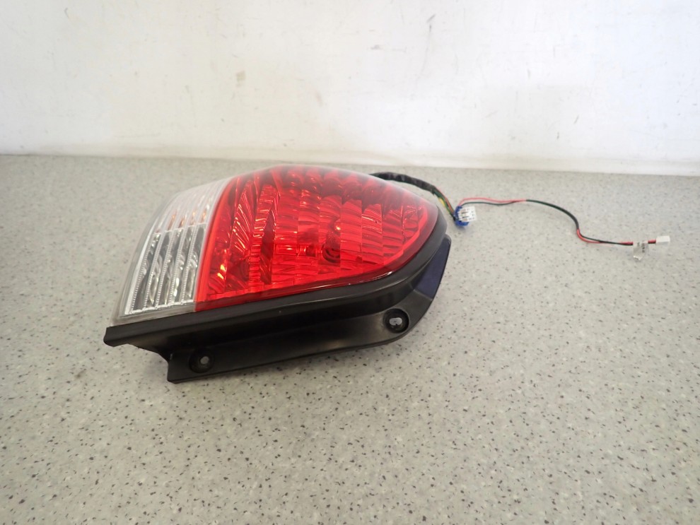 HYUNDAI SANTA FE LIFT 03-06 LAMPA TYLNA LEWA 5/7