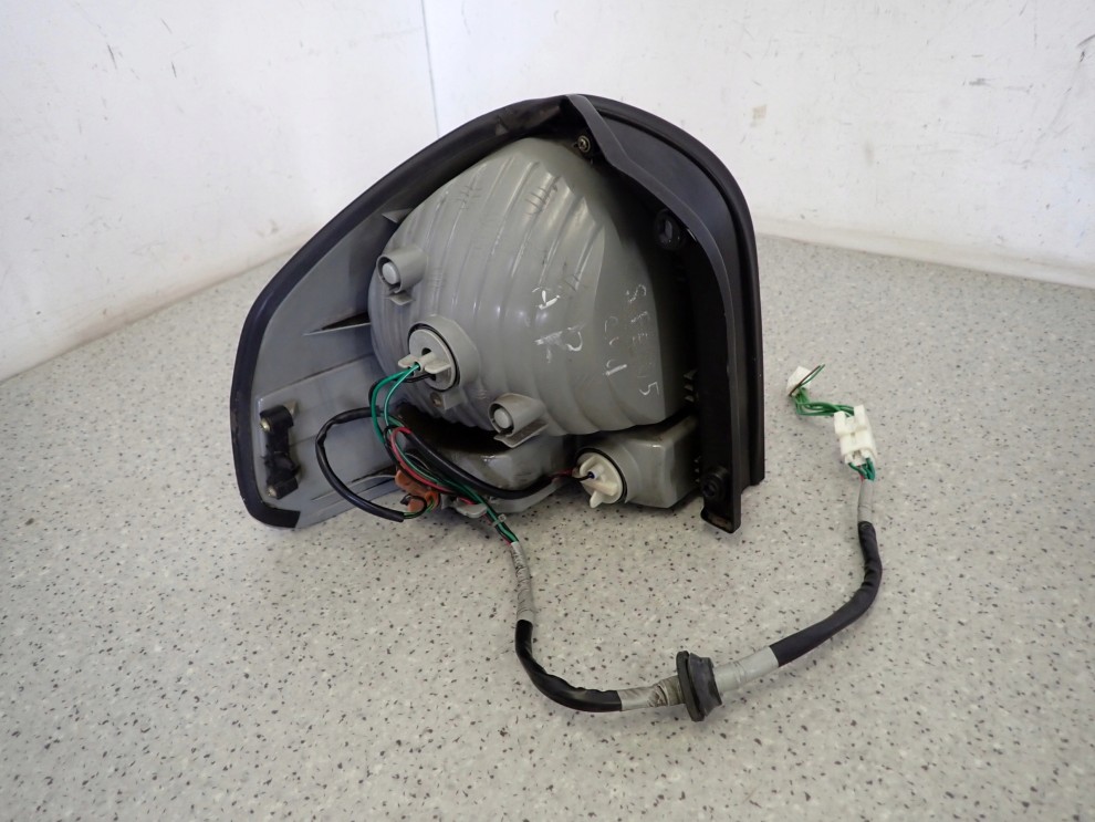 HYUNDAI SANTA FE LIFT 03-06 LAMPA TYLNA PRAWA 6/7