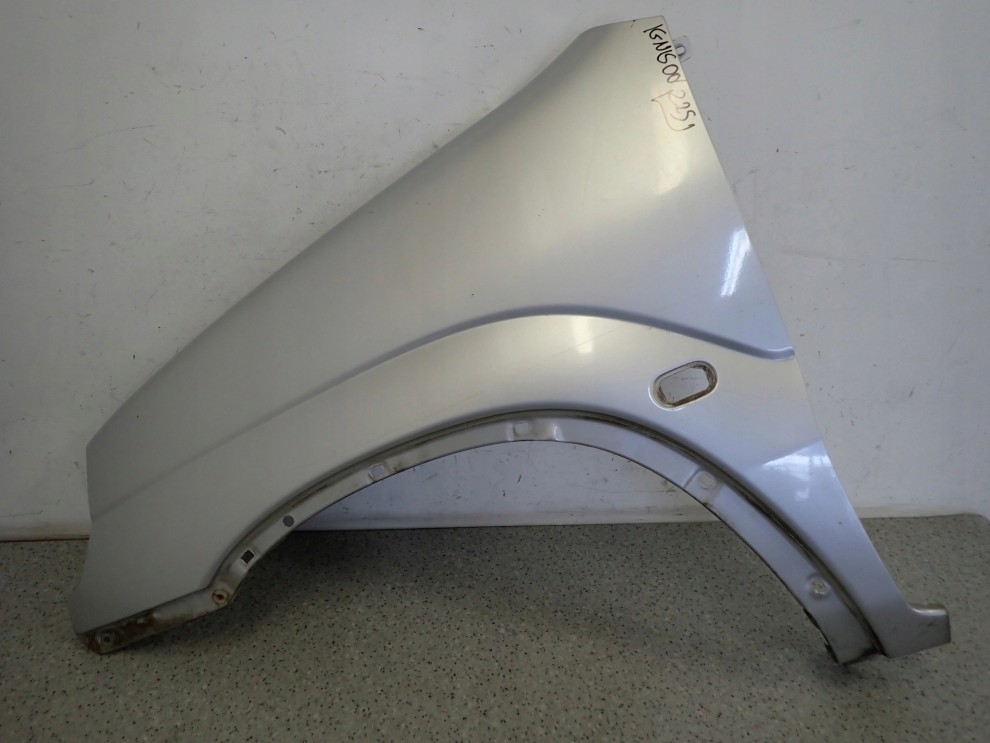 SUZUKI IGNIS I 00-03 BŁOTNIK PRZEDNI LEWY Z2S 1/14