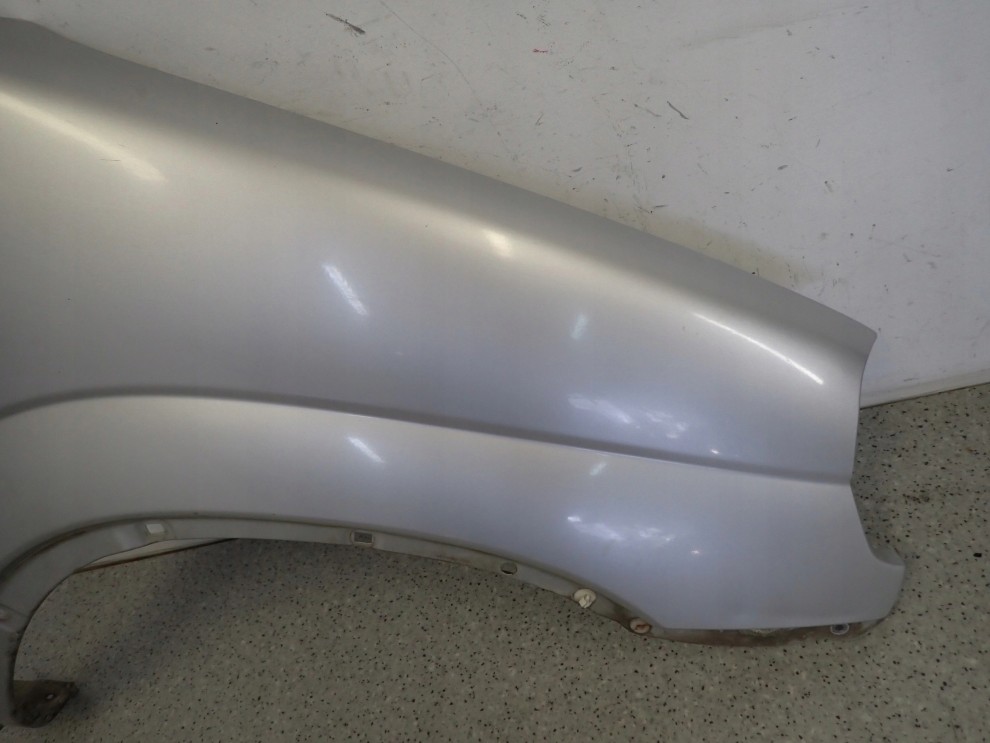 SUZUKI IGNIS I 00-03 BŁOTNIK PRZEDNI PRAWY Z2S 4/9