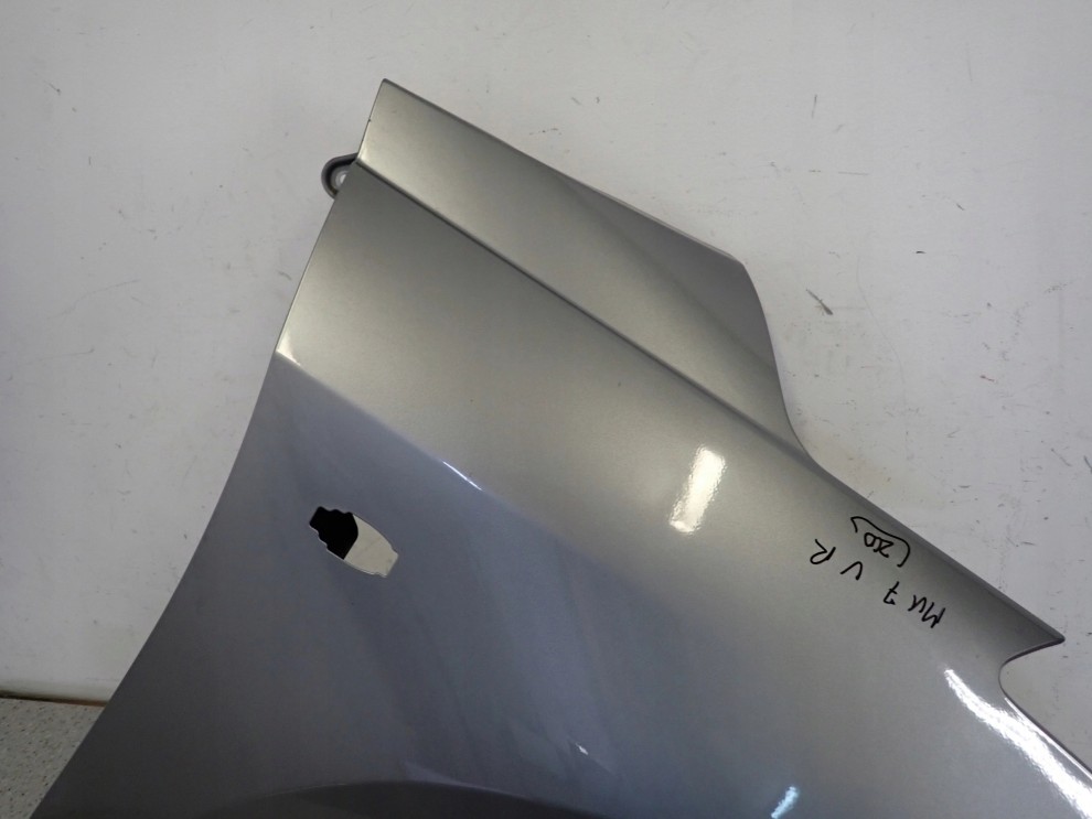 SUZUKI SWIFT MK7 10-16 BŁOTNIK PRZEDNI PRAWY ZCD 3/13