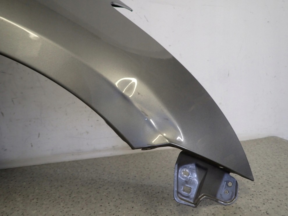 SUZUKI SWIFT MK7 10-16 BŁOTNIK PRZEDNI PRAWY ZCD 6/13