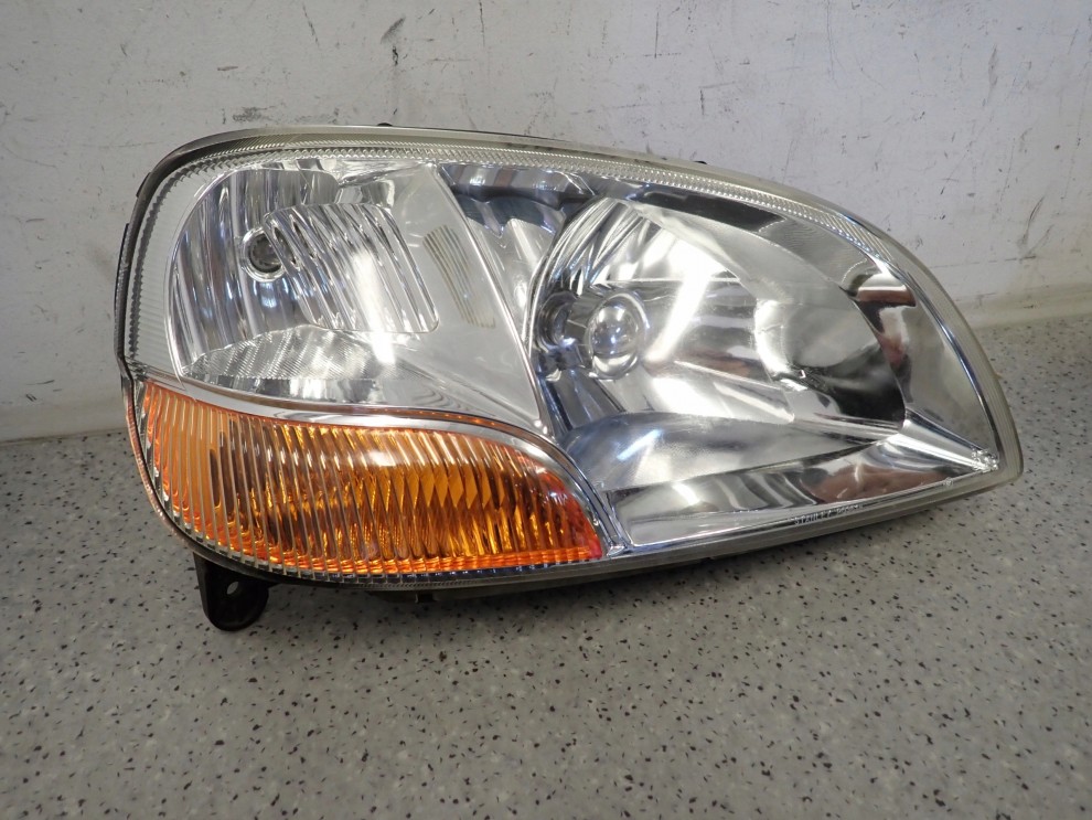 SUZUKI IGNIS I 00-03 LAMPA PRZEDNIA PRAWA REFLEKTOR 3/8