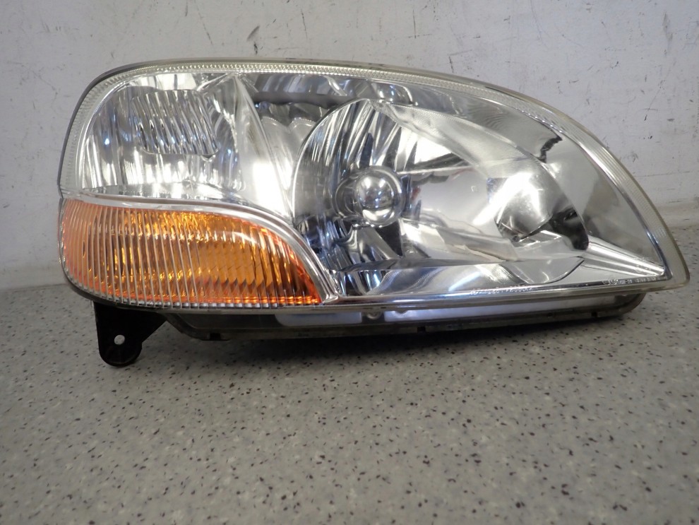 SUZUKI IGNIS I 00-03 LAMPA PRZEDNIA PRAWA REFLEKTOR 5/8