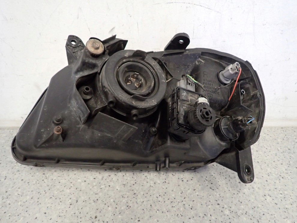 SUZUKI IGNIS I 00-03 LAMPA PRZEDNIA PRAWA REFLEKTOR 8/8