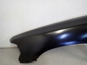 TOYOTA HILUX 89-93 BŁOTNIK PRZEDNI LEWY 2/8 MINIATURA