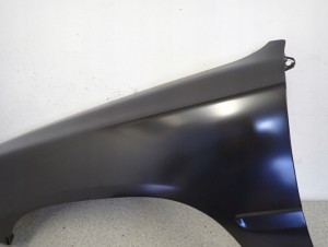 TOYOTA HILUX 89-93 BŁOTNIK PRZEDNI LEWY 3/8 MINIATURA