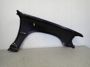 TOYOTA HILUX 89-93 BŁOTNIK PRZEDNI LEWY 8/8 MINIATURA