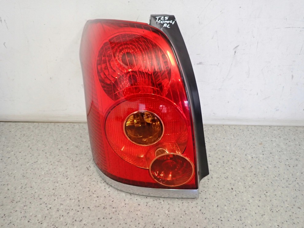 TOYOTA AVENSIS T25 KOMBI 03-05 LAMPA TYLNA LEWA 1/8