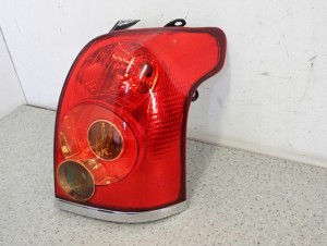 TOYOTA AVENSIS T25 KOMBI 03-05 LAMPA TYLNA PRAWA 2/9 MINIATURA