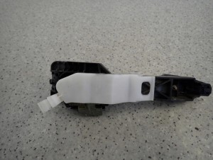 KIA CEED 06-12 KLAMKA DRZWI TYLNA LEWA B6 4/4 MINIATURA