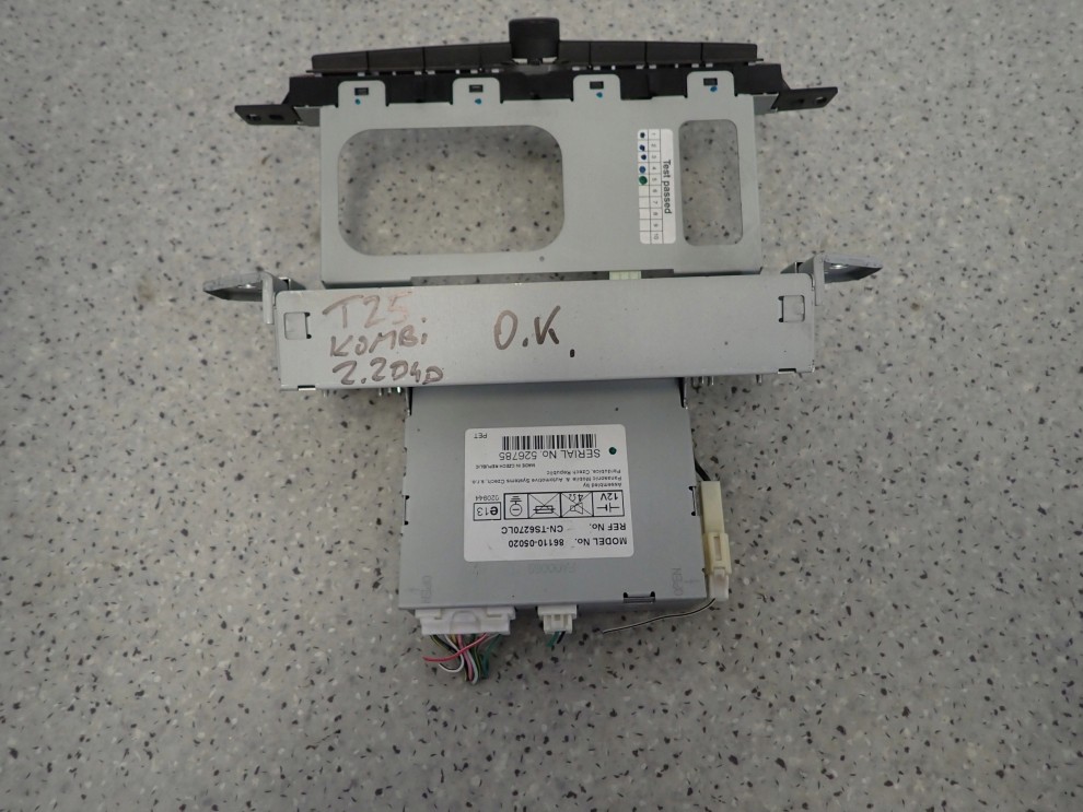 TOYOTA AVENSIS T25 02- WYŚWIETLACZ PANEL KRATKI NAWIEWU 4/7