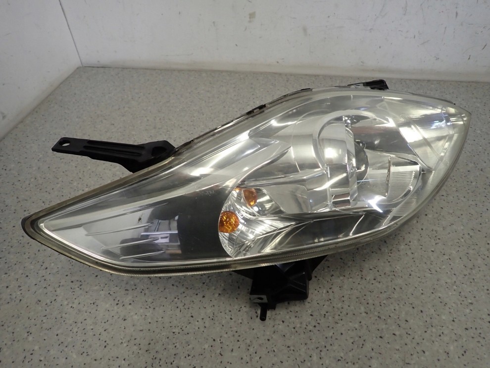 MAZDA 5 MAZDA5 05-07 LAMPA PRZEDNIA PRAWA REFLEKTOR 3/8