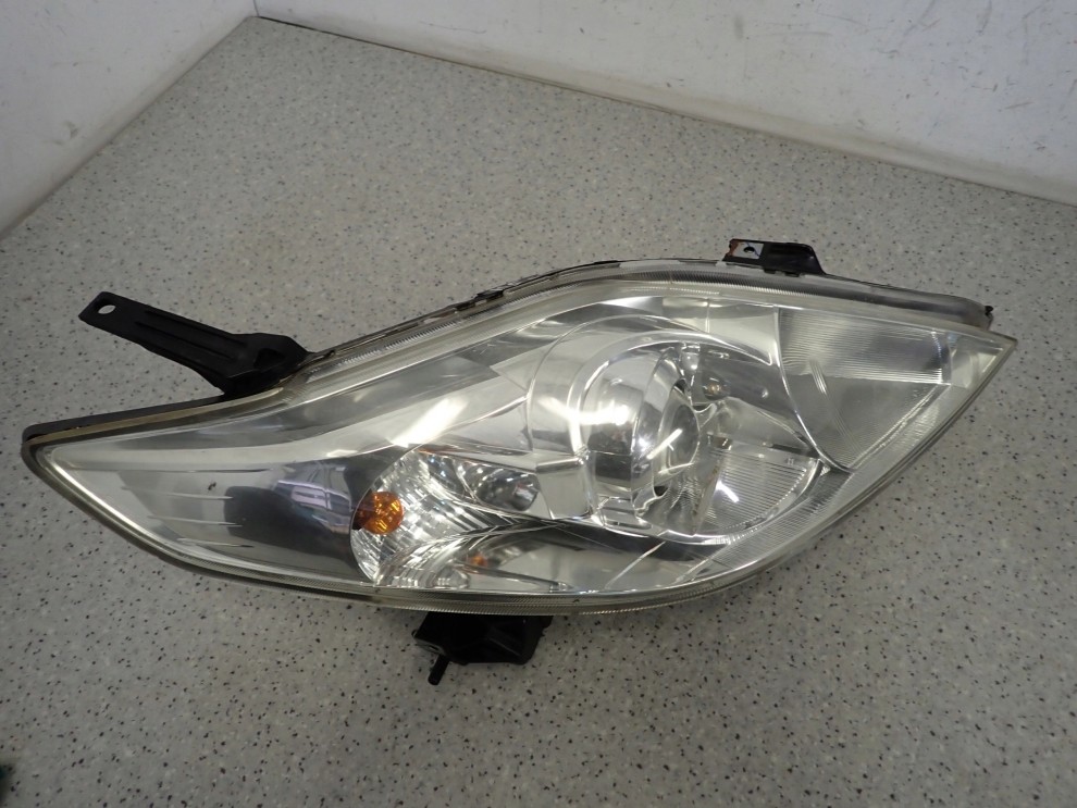 MAZDA 5 MAZDA5 05-07 LAMPA PRZEDNIA PRAWA REFLEKTOR 4/8