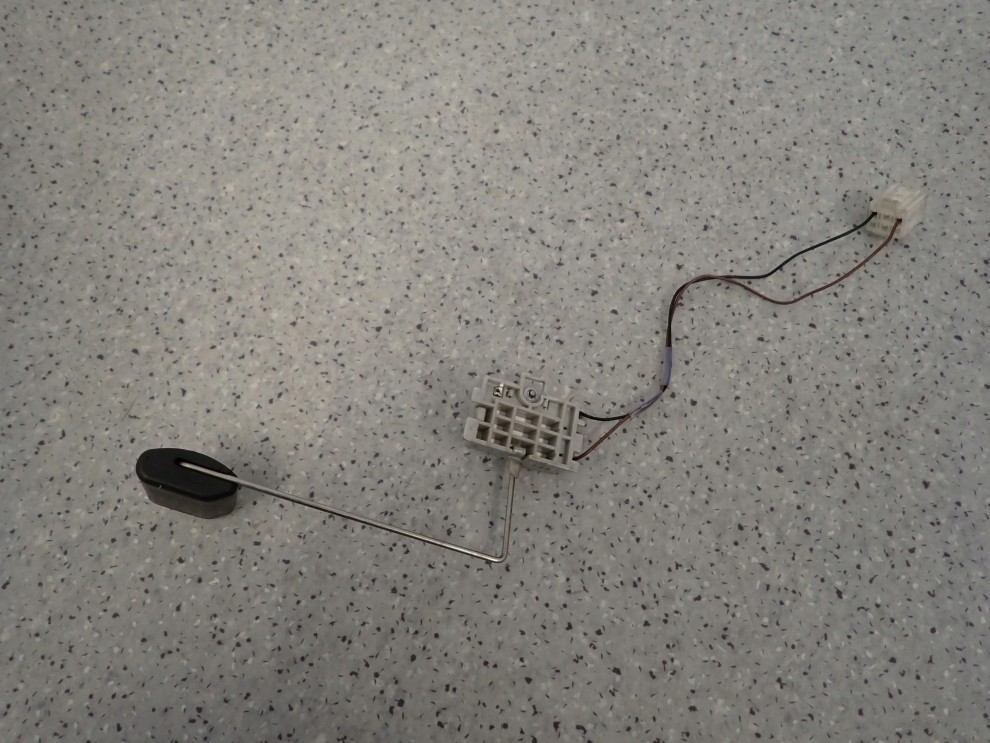 HYUNDAI I30 07- CZUJNIK POZIOMU PALIWA 3/5