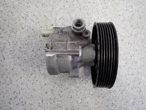 NISSAN PRIMERA P12 1.9DCI 02- POMPA WSPOMAGANIA 1/6 MINIATURA