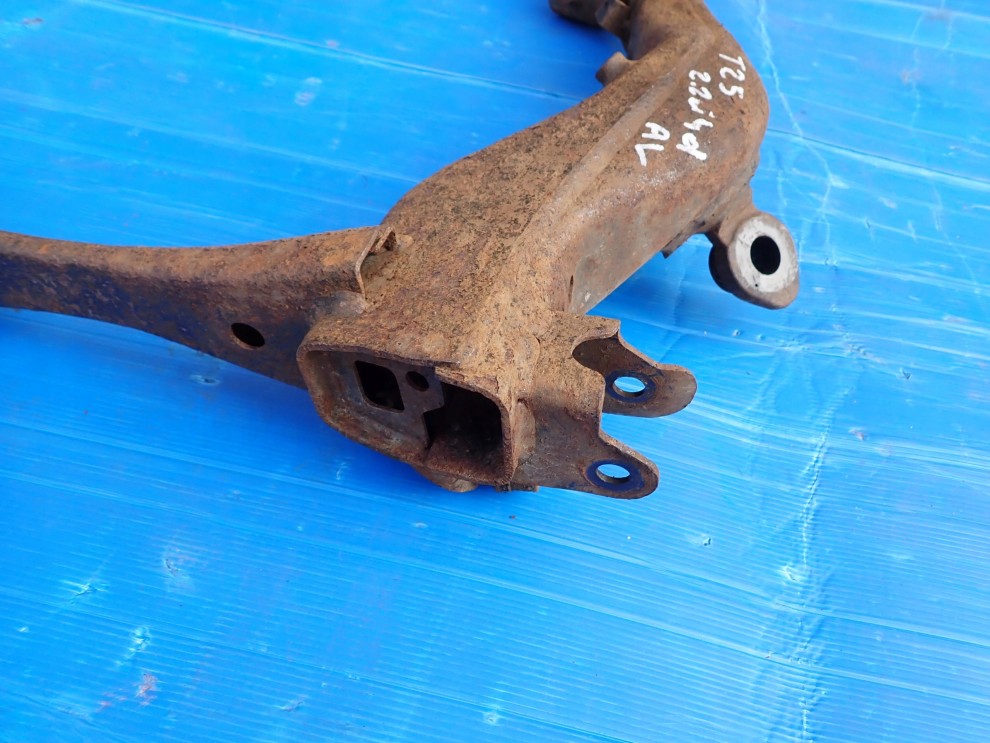 TOYOTA AVENSIS T25 03-07 WAHACZ TYLNY LEWY WZDŁUŻNY 3/4