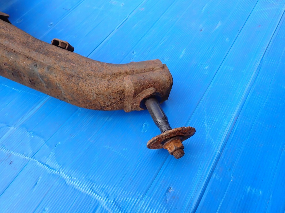 TOYOTA AVENSIS T25 03-07 WAHACZ TYLNY LEWY WZDŁUŻNY 4/4