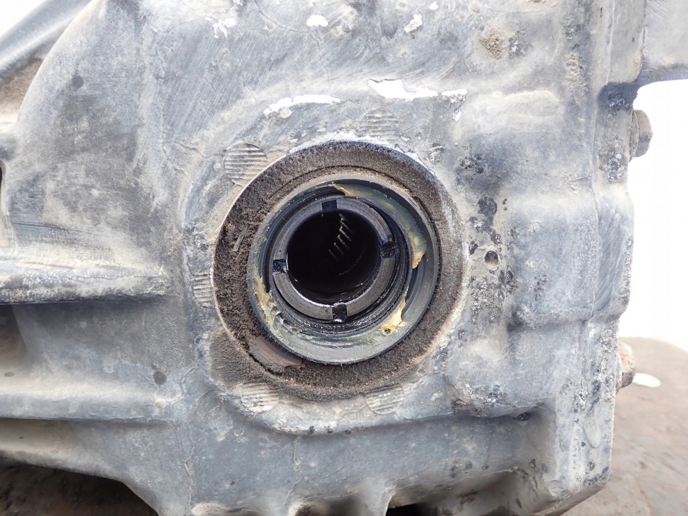 HYUNDAI SANTA FE I 2.0d 01-05 GŁÓWKA MOSTU DYFER TYLNY 8/10