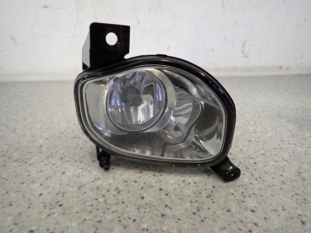 TOYOTA AVENSIS T25 PRZEDLIFT 03- HALOGEN PRZEDNI PRAWY 1/4