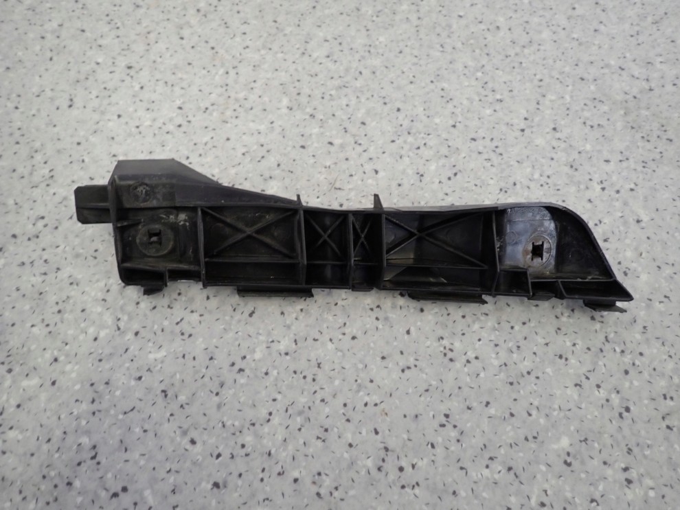 TOYOTA AVENSIS T25 02- ŚLIZG ZDERZAKA PRZEDNI PRAWY 5/6