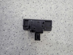 SUZUKI SWIFT MK7 10- ZAMEK SCHOWKA PASAŻERA W KABINIE 2/3 MINIATURA