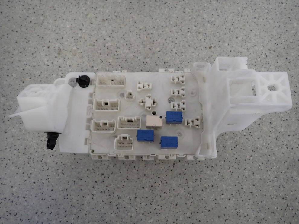 SUZUKI SWIFT MK7 10- 1.2I PUSZKA BEZPIECZNIKÓW 1/6