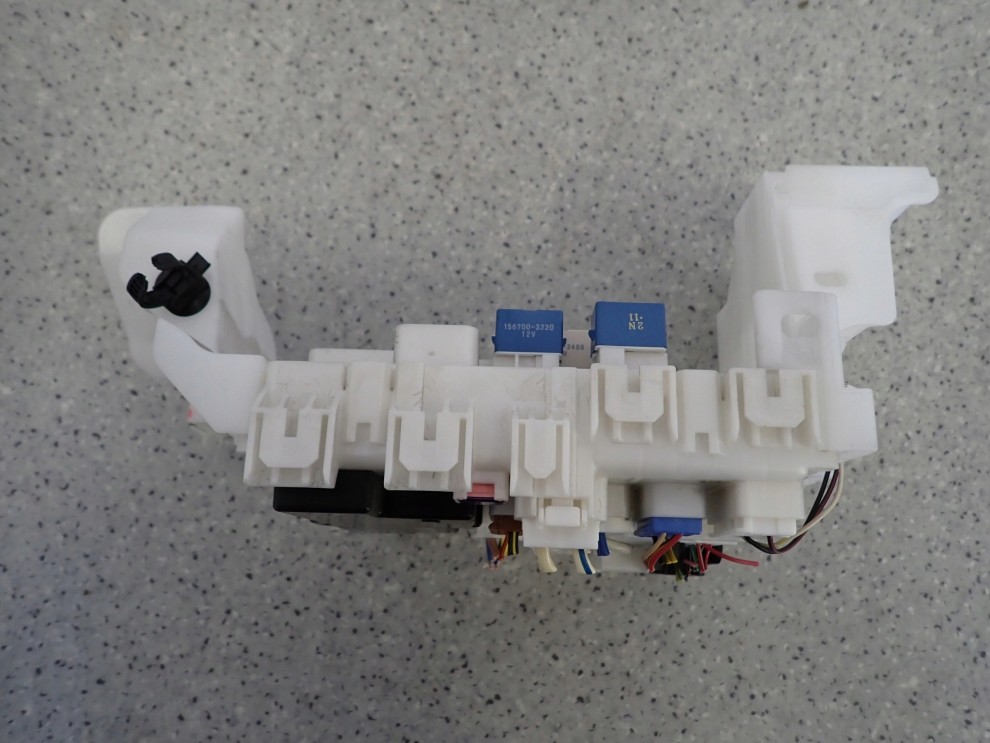 SUZUKI SWIFT MK7 10- 1.2I PUSZKA BEZPIECZNIKÓW 5/6