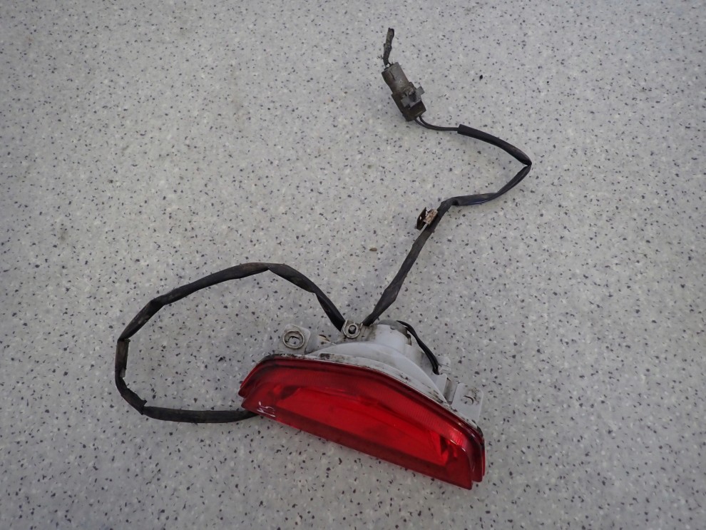 MAZDA 5 MAZDA5 05-07 LAMPA PRZECIWGMIELNA TYLNA 4/6