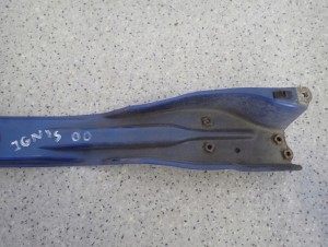 SUZUKI IGNIS I 00-03 WSPORNIK ZAMKA MASKI 3/4 MINIATURA