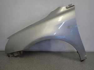 TOYOTA AVENSIS T25 03- BŁOTNIK PRZEDNI LEWY 1C0