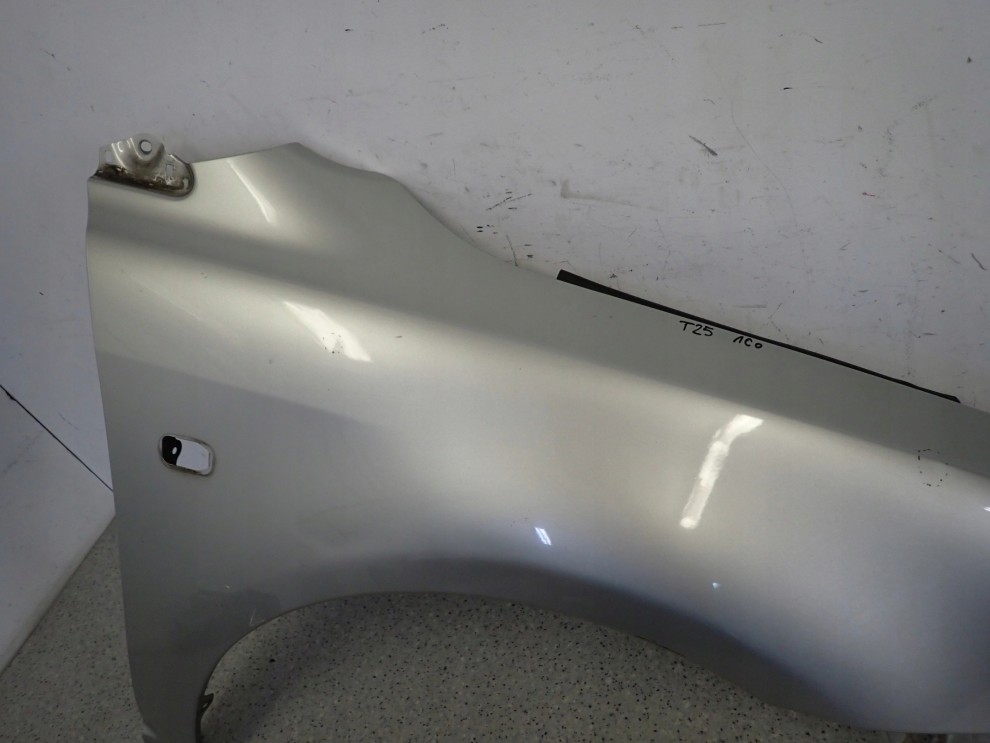 TOYOTA AVENSIS T25 03- BŁOTNIK PRZEDNI PRAWY 1C0 3/13