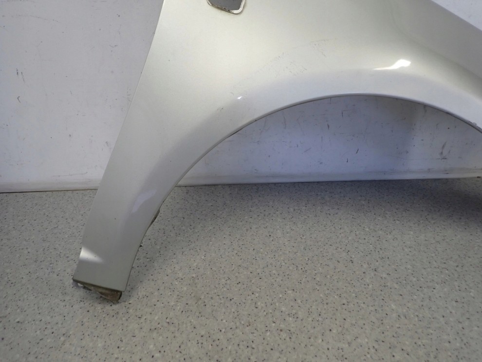 TOYOTA AVENSIS T25 03- BŁOTNIK PRZEDNI PRAWY 1C0 5/13