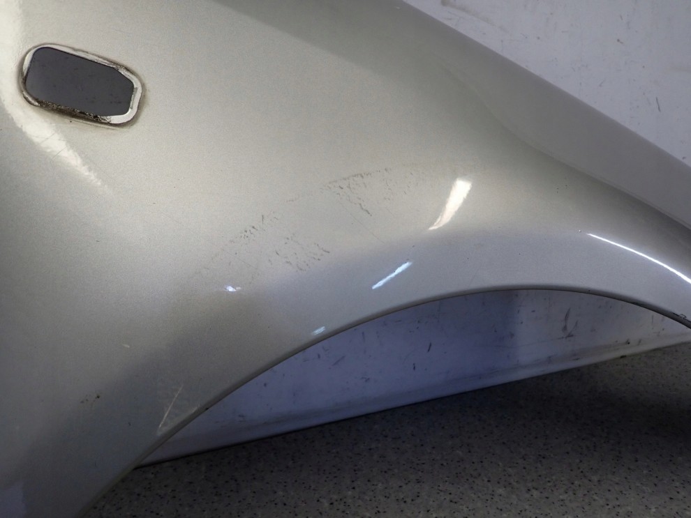 TOYOTA AVENSIS T25 03- BŁOTNIK PRZEDNI PRAWY 1C0 6/13