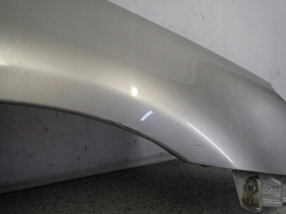 TOYOTA AVENSIS T25 03- BŁOTNIK PRZEDNI PRAWY 1C0 7/13