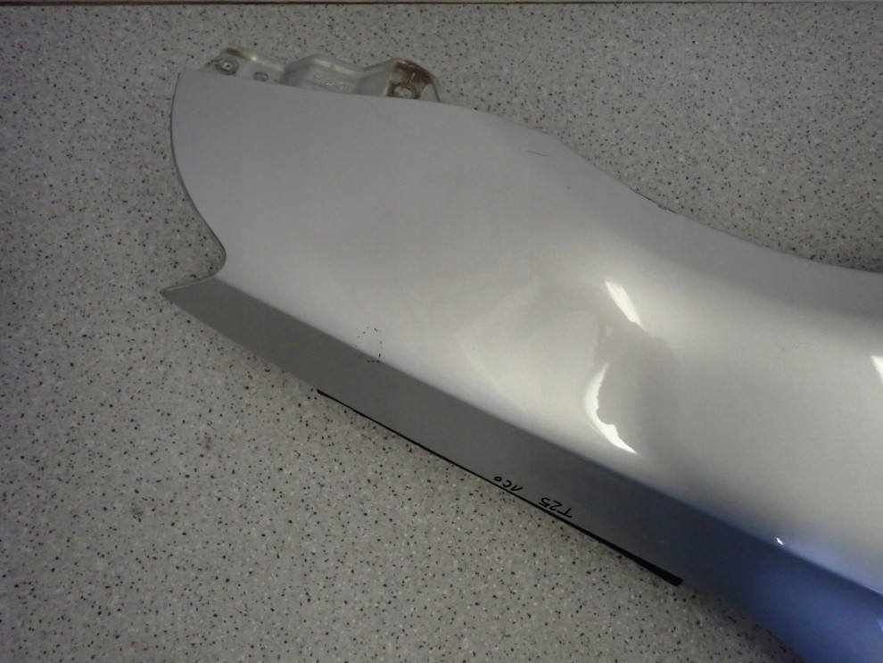 TOYOTA AVENSIS T25 03- BŁOTNIK PRZEDNI PRAWY 1C0 11/13