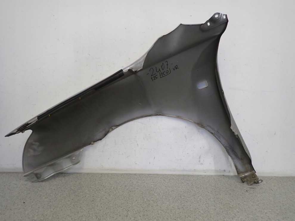 TOYOTA AVENSIS T25 03- BŁOTNIK PRZEDNI PRAWY 1C0 12/13