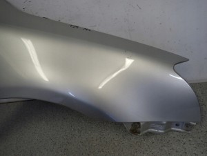 TOYOTA AVENSIS T25 03- BŁOTNIK PRZEDNI PRAWY 1C0 2/13 MINIATURA