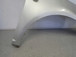 TOYOTA AVENSIS T25 03- BŁOTNIK PRZEDNI PRAWY 1C0 5/13 MINIATURA