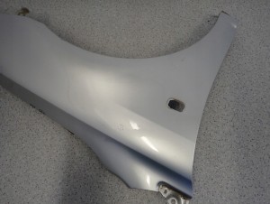 TOYOTA AVENSIS T25 03- BŁOTNIK PRZEDNI PRAWY 1C0 10/13 MINIATURA