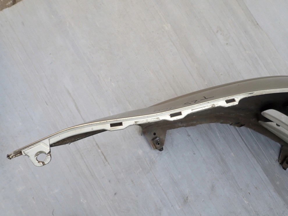 TOYOTA AVENSIS T25 03- ZDERZAK PRZEDNI XENON 1C0 14/16